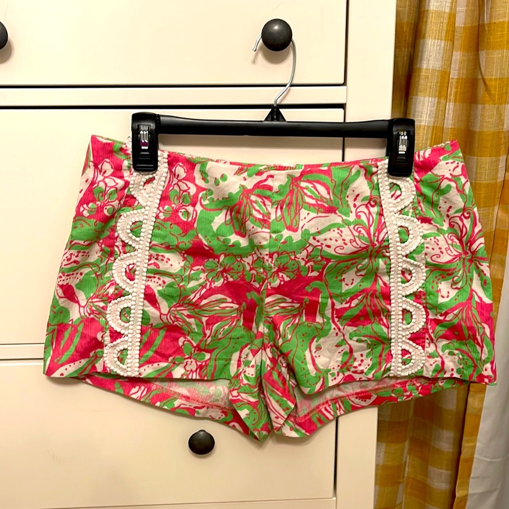 Lilly Pulitzer Shorts Size 8 Trim Flat Front Zipper Back